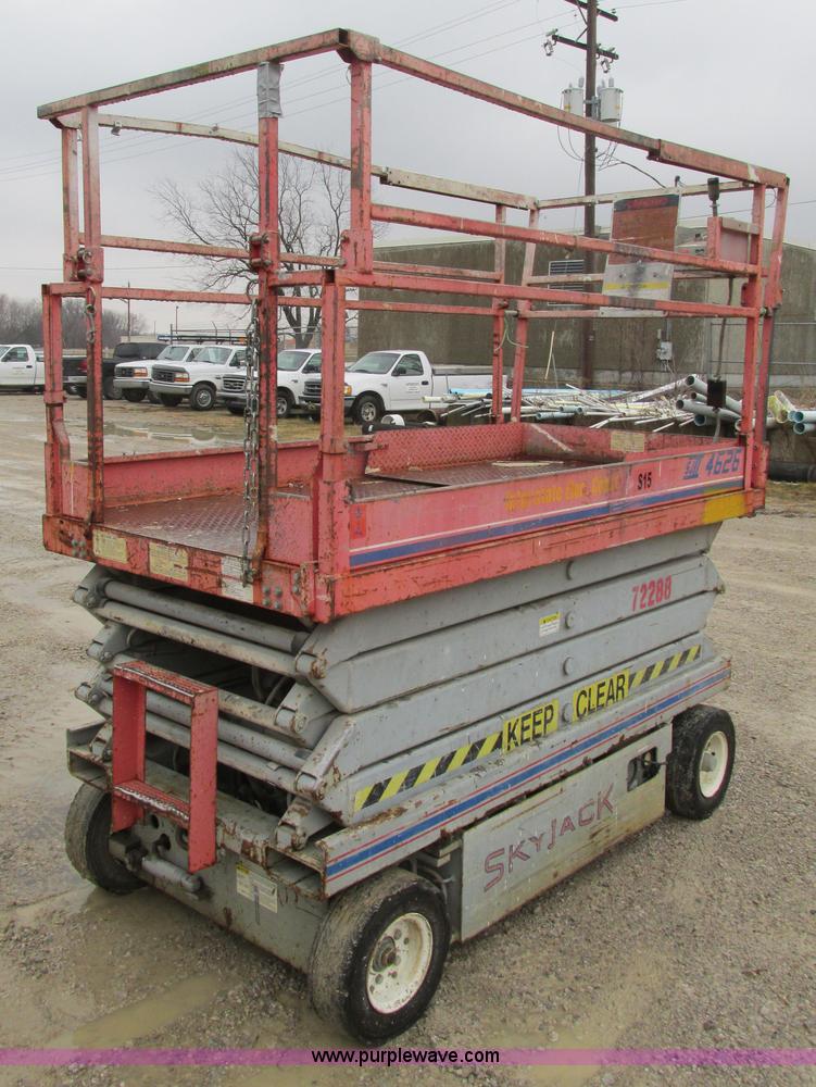image for item F4289 1995 Skyjack SJ4626 scissor lift