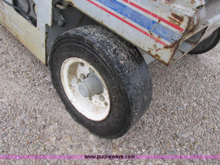 image for item F4289 1995 Skyjack SJ4626 scissor lift