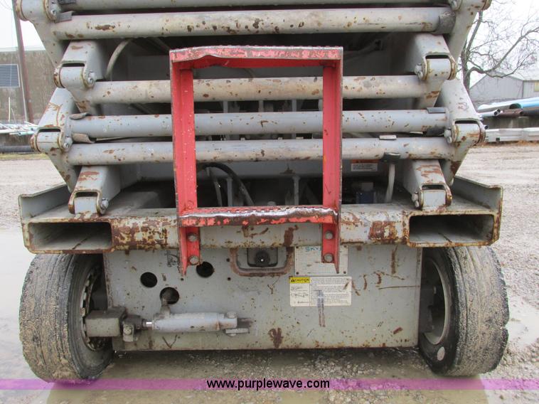image for item F4289 1995 Skyjack SJ4626 scissor lift