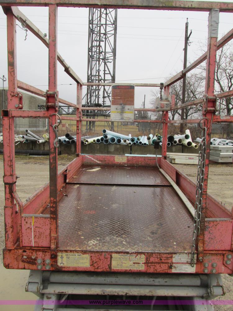 image for item F4289 1995 Skyjack SJ4626 scissor lift