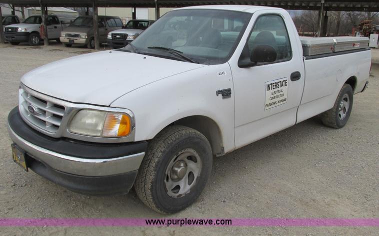 image for item F4290 2000 Ford F150 pickup truck