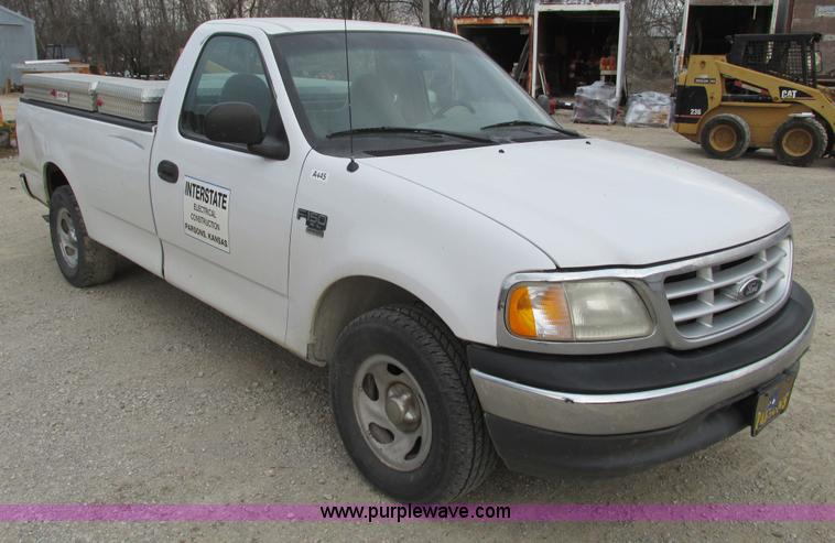 image for item F4290 2000 Ford F150 pickup truck