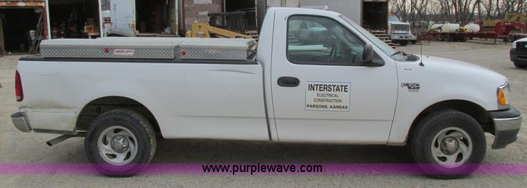 image for item F4290 2000 Ford F150 pickup truck