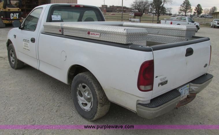 image for item F4290 2000 Ford F150 pickup truck