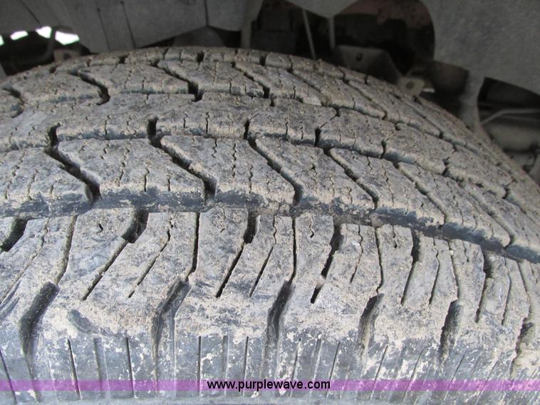 image for item F4290 2000 Ford F150 pickup truck