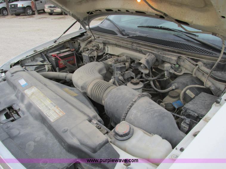 image for item F4290 2000 Ford F150 pickup truck