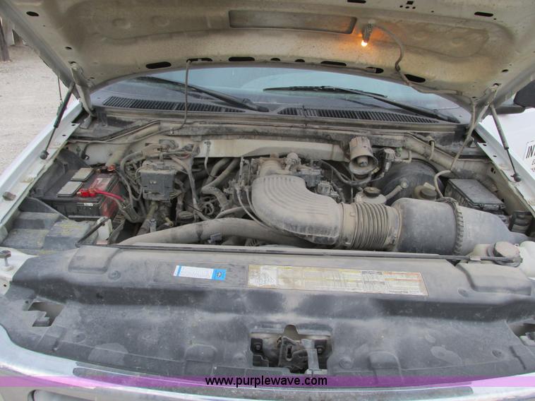 image for item F4290 2000 Ford F150 pickup truck