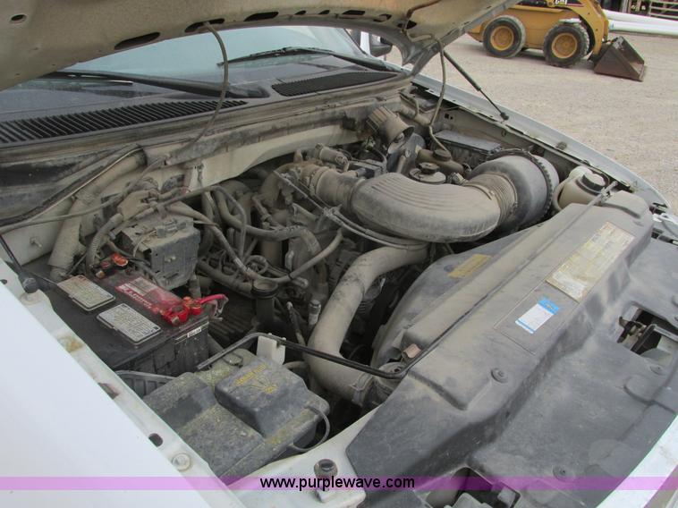 image for item F4290 2000 Ford F150 pickup truck