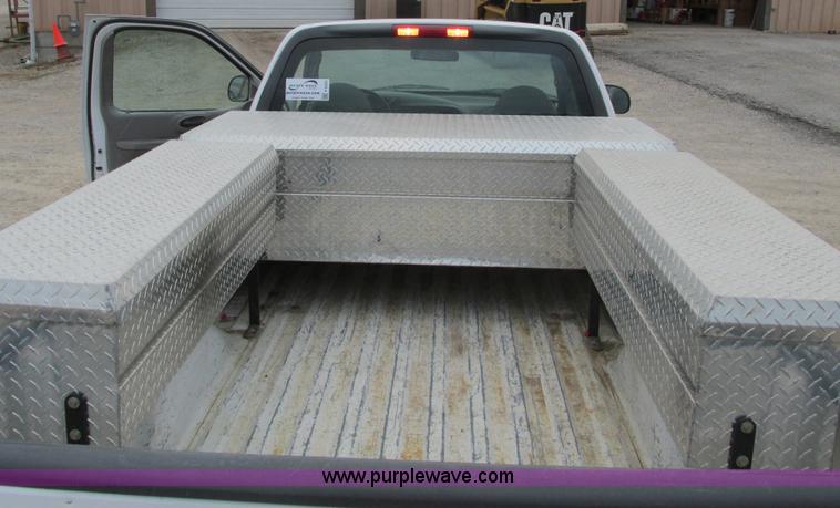 image for item F4290 2000 Ford F150 pickup truck