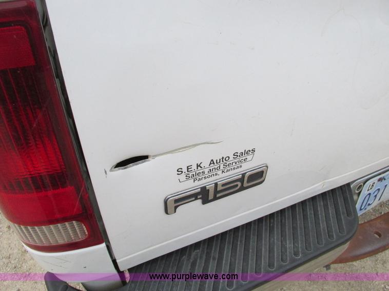 image for item F4290 2000 Ford F150 pickup truck