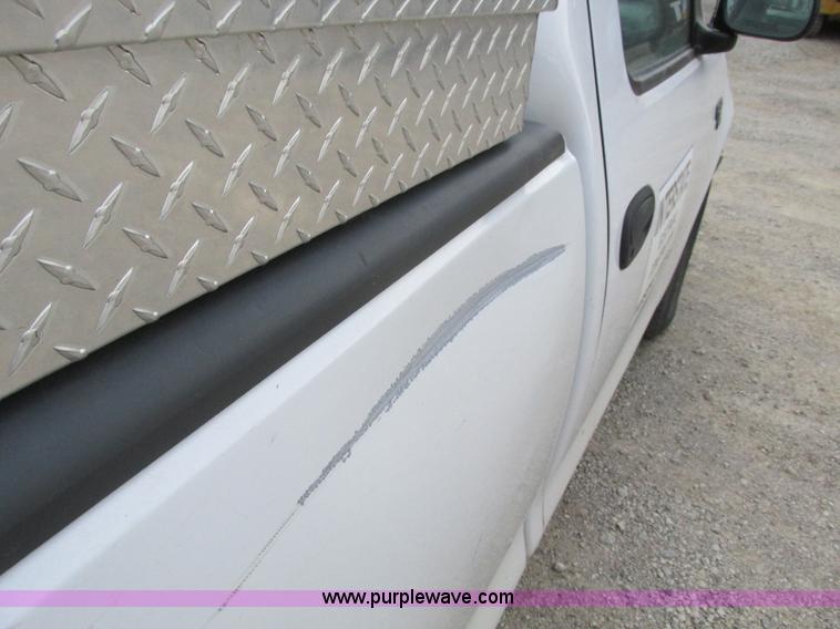 image for item F4290 2000 Ford F150 pickup truck