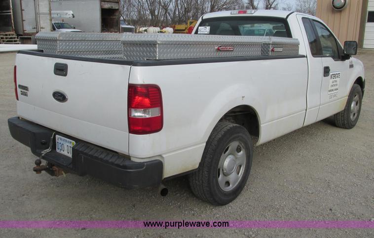 image for item F4292 2005 Ford F150 XL pickup truck