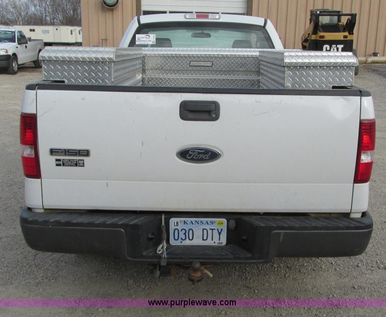 image for item F4292 2005 Ford F150 XL pickup truck
