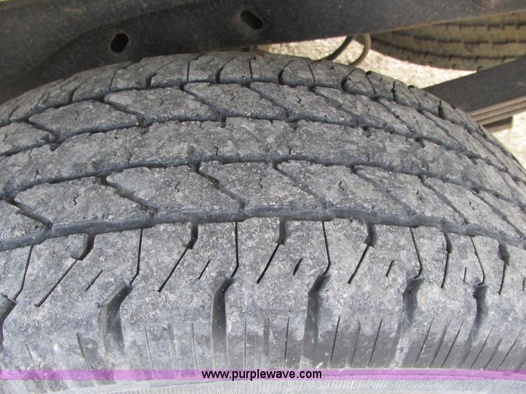 image for item F4292 2005 Ford F150 XL pickup truck