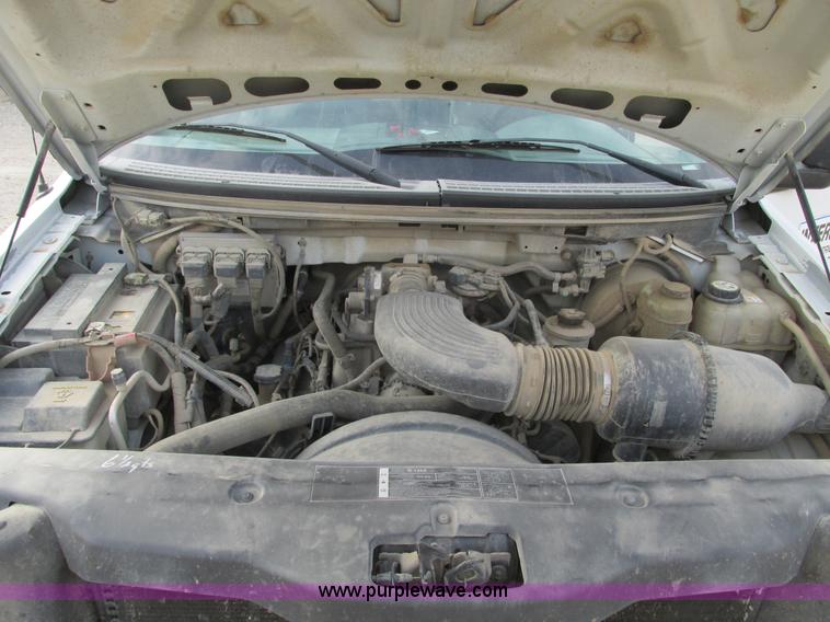 image for item F4292 2005 Ford F150 XL pickup truck