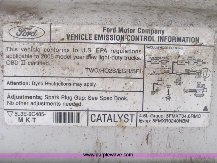 image for item F4292 2005 Ford F150 XL pickup truck
