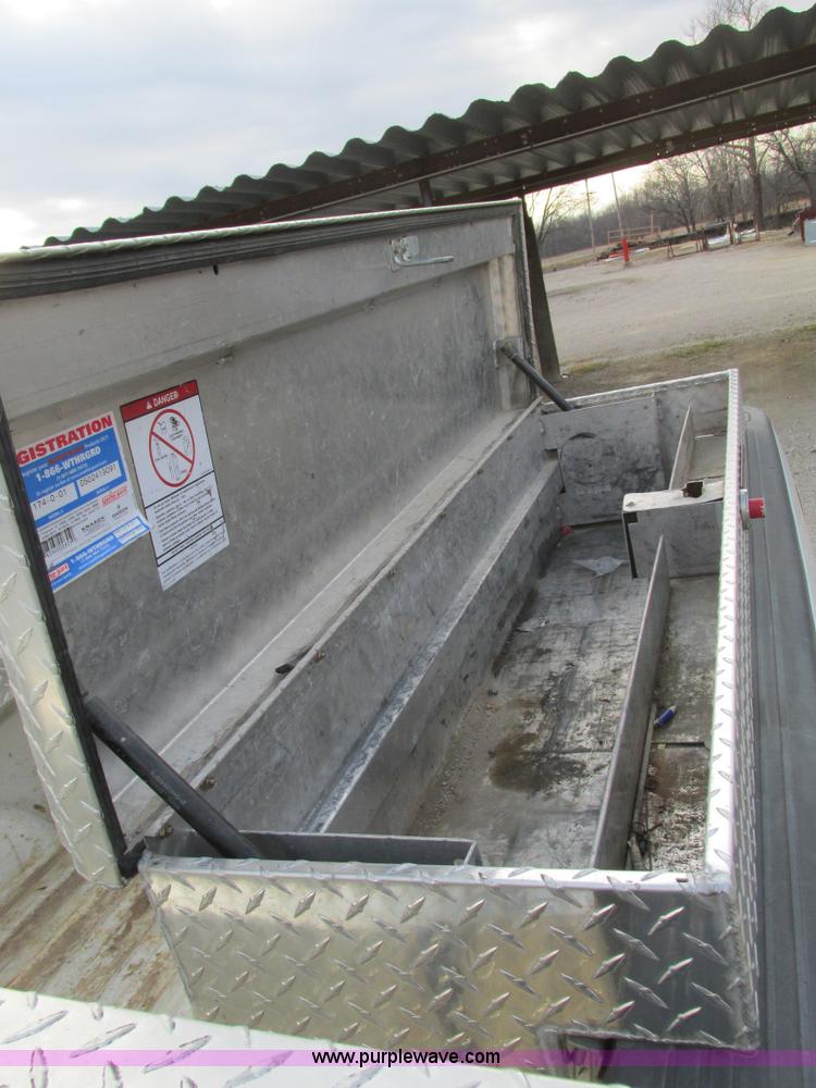 image for item F4292 2005 Ford F150 XL pickup truck