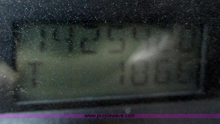 image for item F4292 2005 Ford F150 XL pickup truck