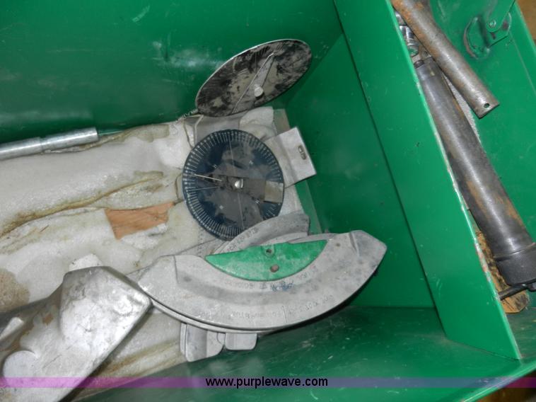 image for item X9063 Greenlee 884 portable hydraulic bender