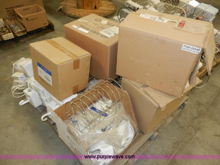 image for item X9139 Approximately 35 Halide lights