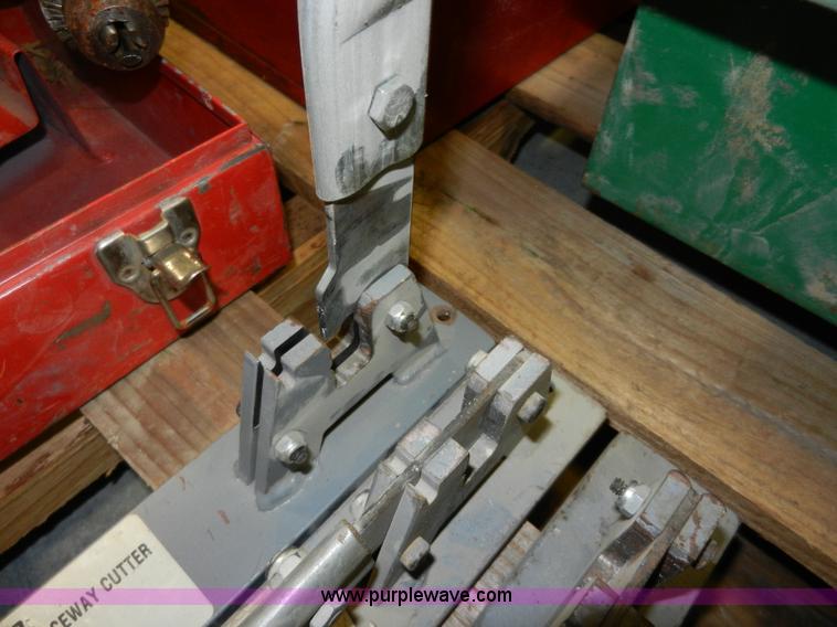 image for item X9177 (4) Wiremold 607 raceway cutters