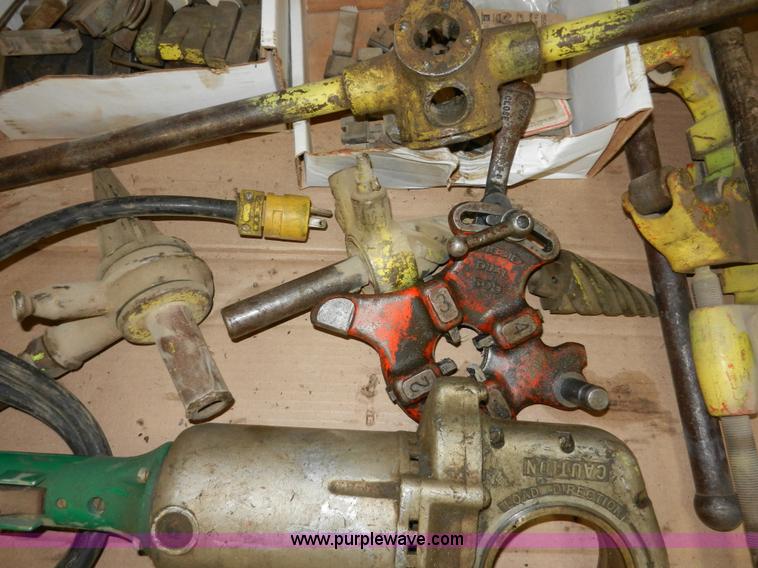 image for item X9196 Assorted pipe threader equipment