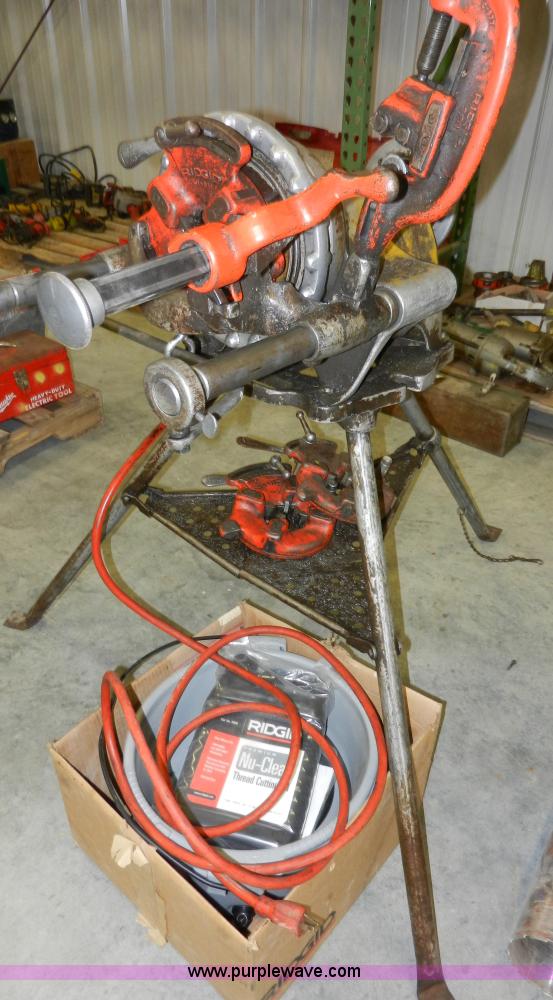 image for item X9197 Ridgid 300 pipe threader unit