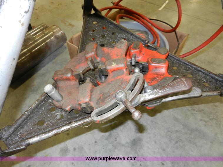 image for item X9197 Ridgid 300 pipe threader unit