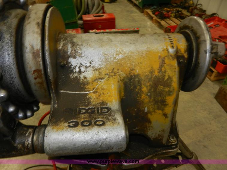 image for item X9197 Ridgid 300 pipe threader unit