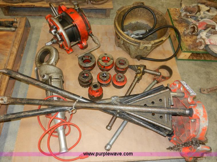 image for item X9202 Ridgid pipe threader unit