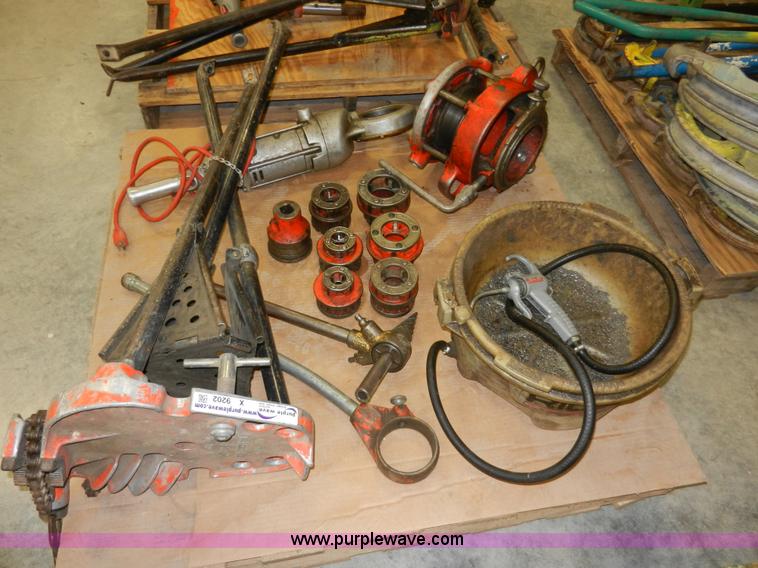 image for item X9202 Ridgid pipe threader unit