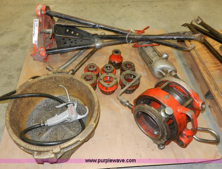 image for item X9202 Ridgid pipe threader unit