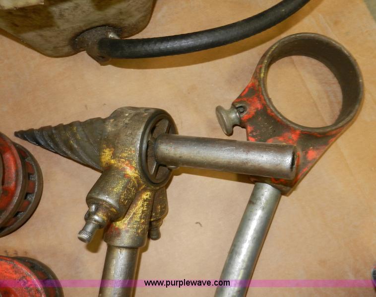 image for item X9202 Ridgid pipe threader unit