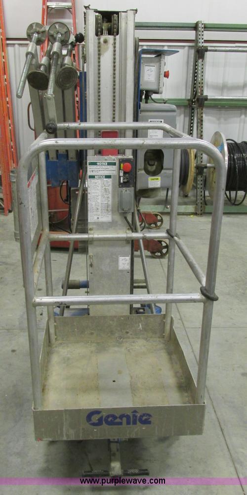 image for item Y9594 2008 Genie AWP305 single man lift