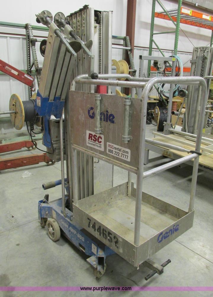 image for item Y9594 2008 Genie AWP305 single man lift
