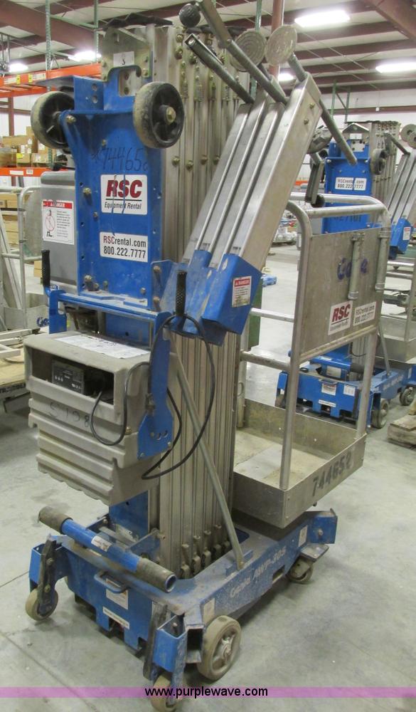 image for item Y9594 2008 Genie AWP305 single man lift