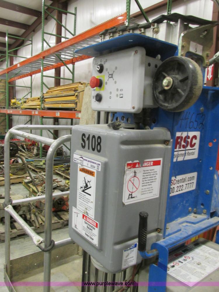 image for item Y9594 2008 Genie AWP305 single man lift