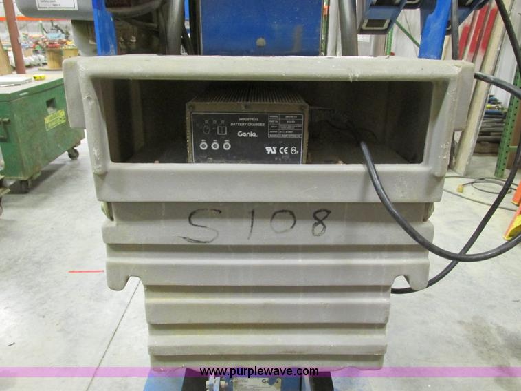 image for item Y9594 2008 Genie AWP305 single man lift