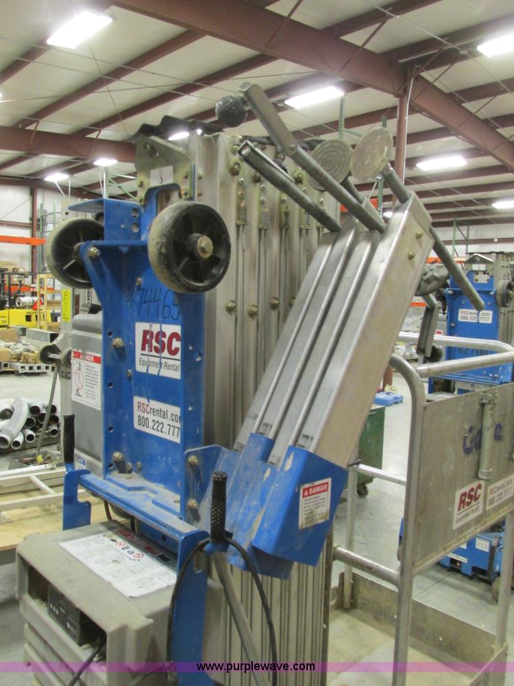 image for item Y9594 2008 Genie AWP305 single man lift