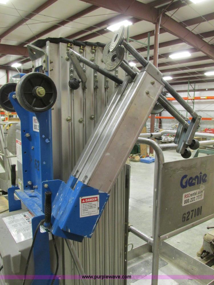 image for item Y9596 2006 Genie AWP-305 single man lift
