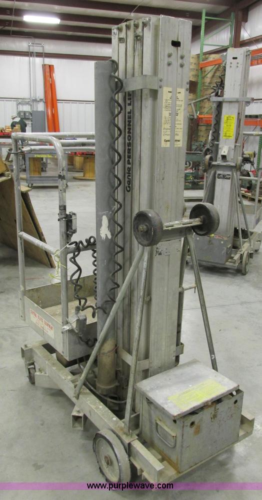 image for item Y9598 Genie PLC-24DC single man lift