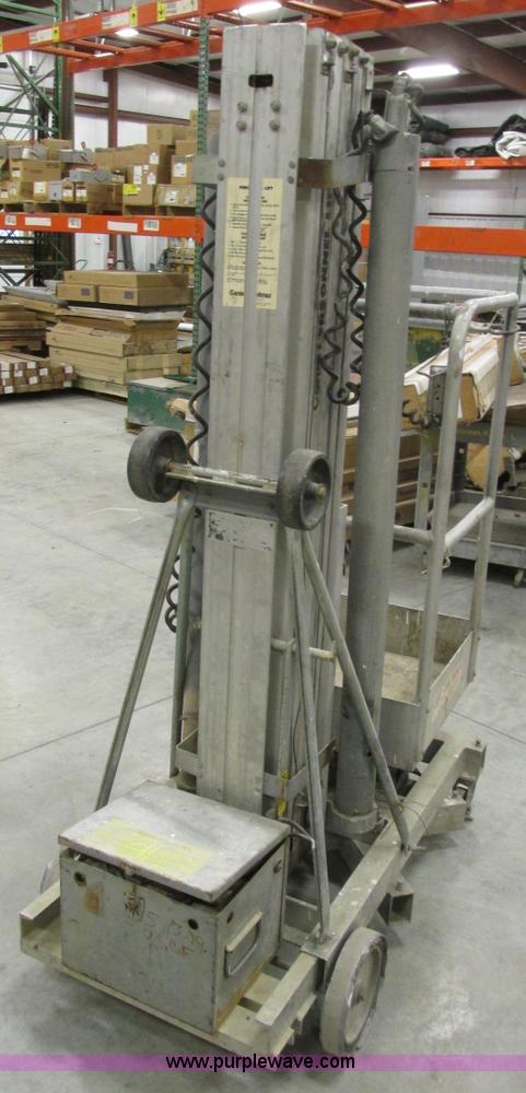 image for item Y9598 Genie PLC-24DC single man lift