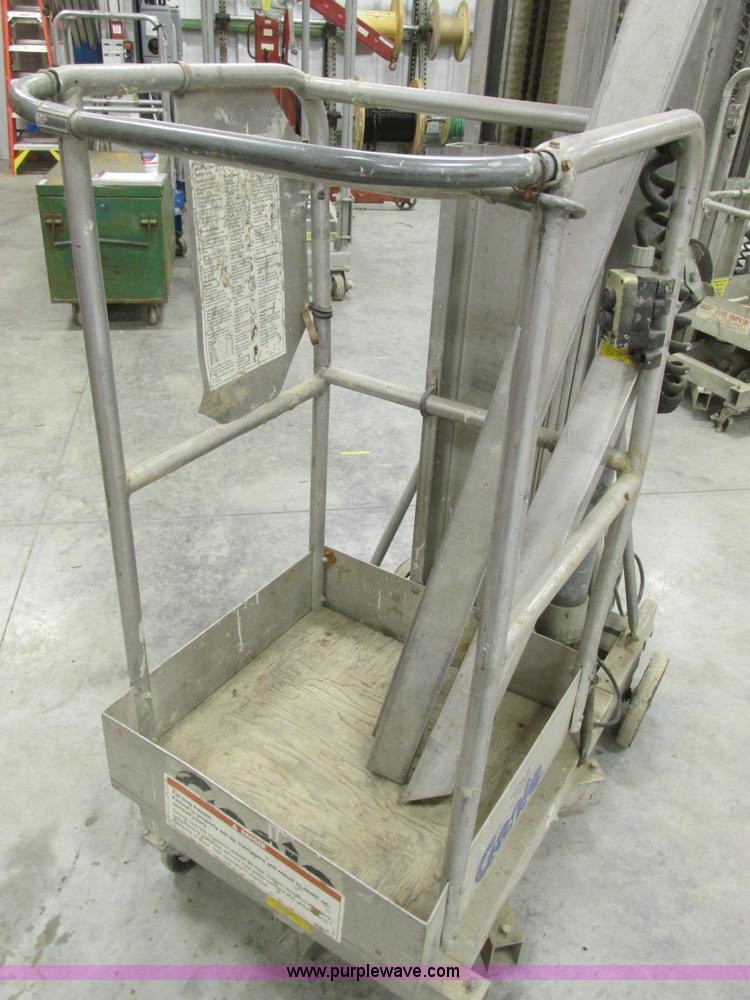 image for item Y9599 (2) Genie lifts