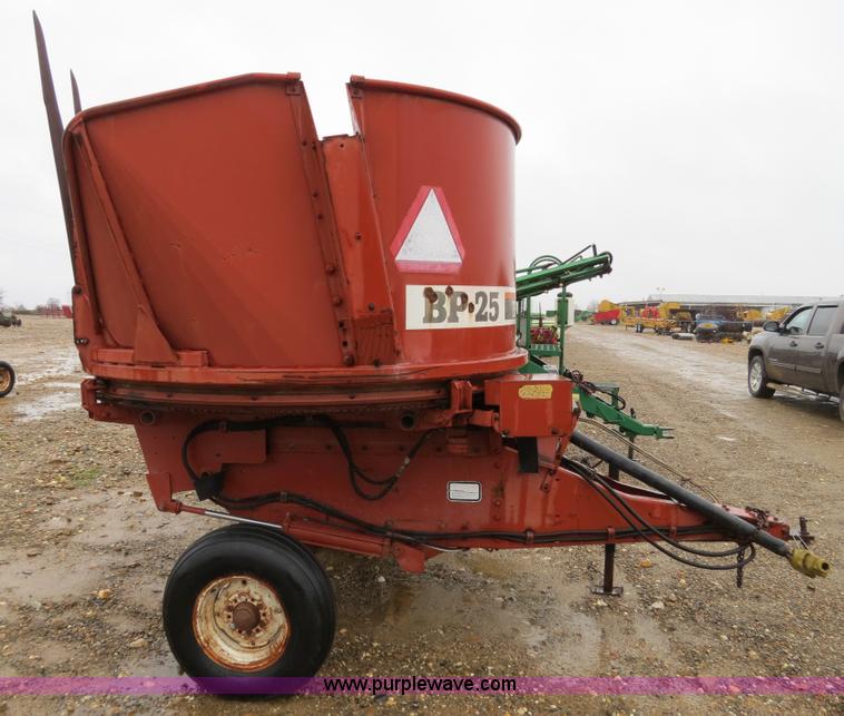 image for item B4644 Hesston BP25 bale processor