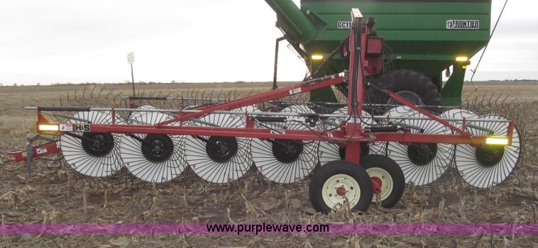 image for item B5378 2008 H&S HDX-14 V-style hay rake
