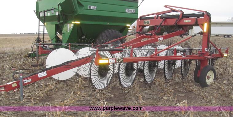 image for item B5378 2008 H&S HDX-14 V-style hay rake