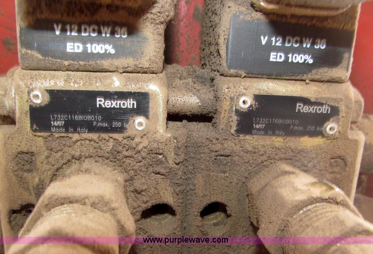 image for item B5378 2008 H&S HDX-14 V-style hay rake