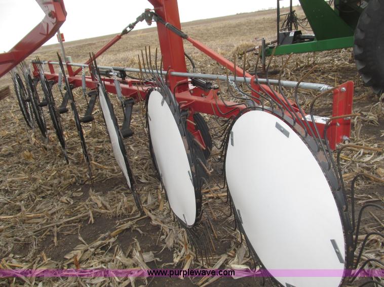 image for item B5378 2008 H&S HDX-14 V-style hay rake