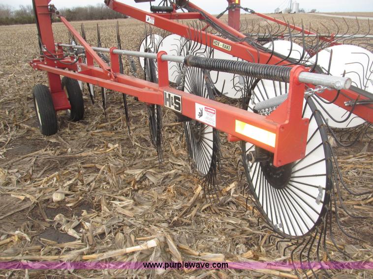 image for item B5378 2008 H&S HDX-14 V-style hay rake