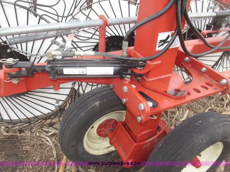 image for item B5378 2008 H&S HDX-14 V-style hay rake
